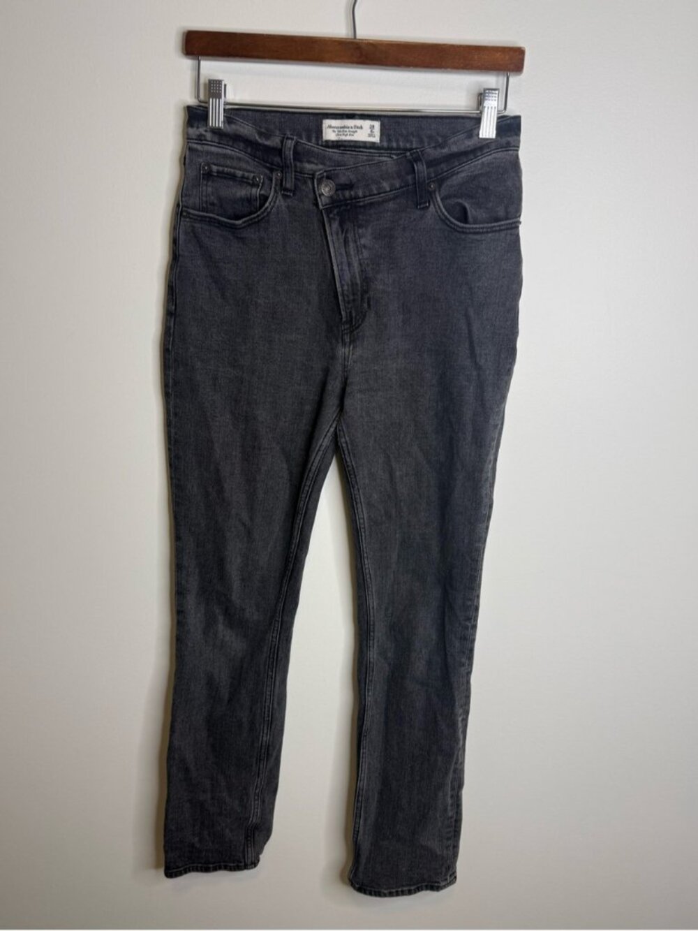 Abercrombie & Fitch Ultra High Rise 90s Slim Straight Jeans black size 28/6